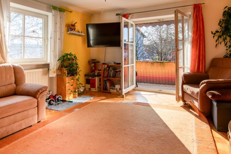 Immobilie in Bruckmühl - Im Herzen des Bruckmühler Zentrums - 2- Zimmer mit Südloggia - Bild 1