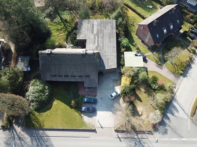 Immobilie in Hohenwestedt - Imposantes Reetdachanwesen mit großzügigem Praxisanbau in 24594 Hohenwestedt - Bild 3