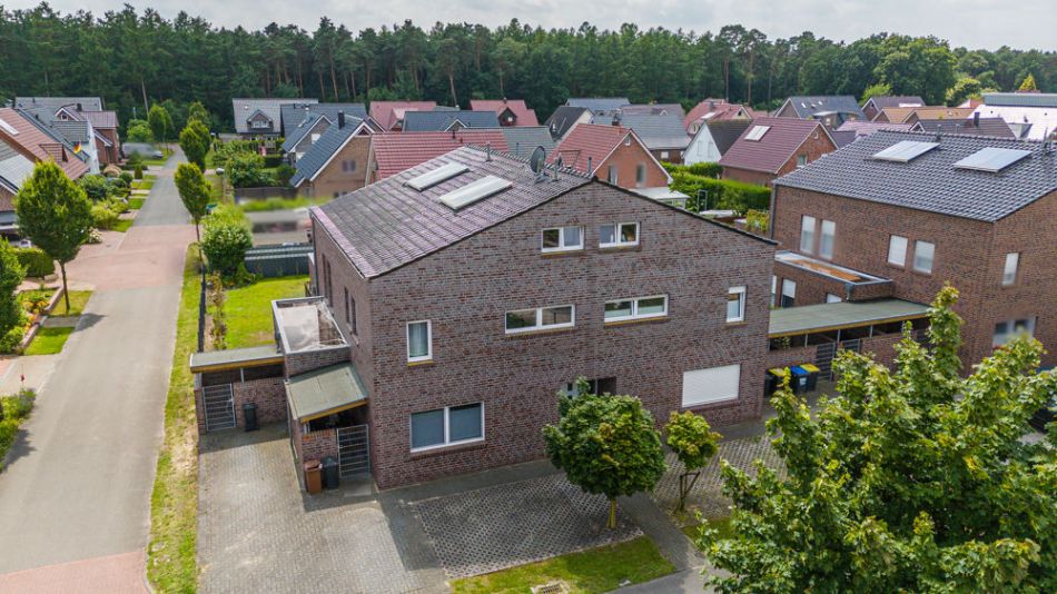 Gepflegte 3-Zimmer-Erdgeschosswohnung als Eckgrundstück mit Gartenanteil in Südlage!