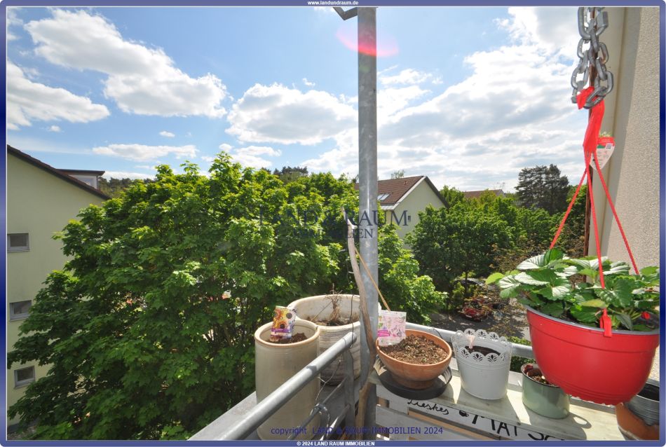 Nur 3 Min. v. Rathausmarkt Kleinmachnow-3-Zimmer mit Balkon u. Stellplatz