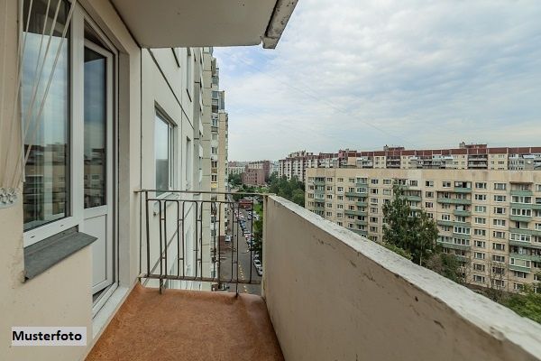 + 3-Zimmer-Wohnung mit Balkon +