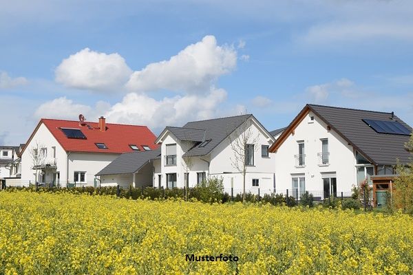 Mehrfamilienhaus mit Büroeinheit