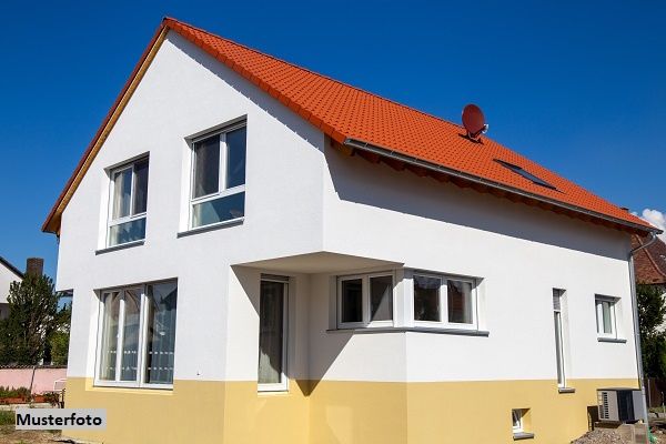 Wohnhaus nebst Garage - provisionsfrei