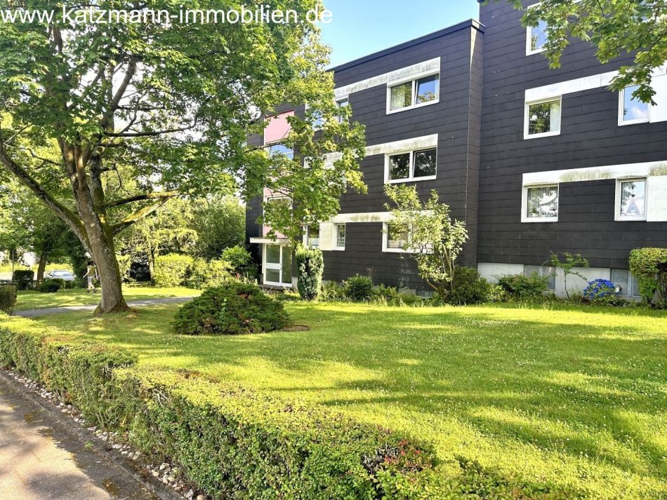 Charmante, helle 2 ½ Zimmerwohnung mit Loggia und sehr guter Raumaufteilung in Brühl-Kierberg zu ver