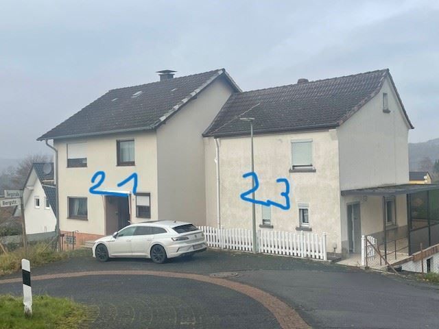 Kleines Doppelhaus in Rosbach