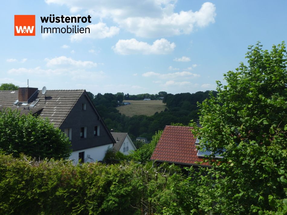 xxx Freistehendes Einfamilienhaus auf großem Grundstück in Solingen-Wald xxx
-mit viel Potential-